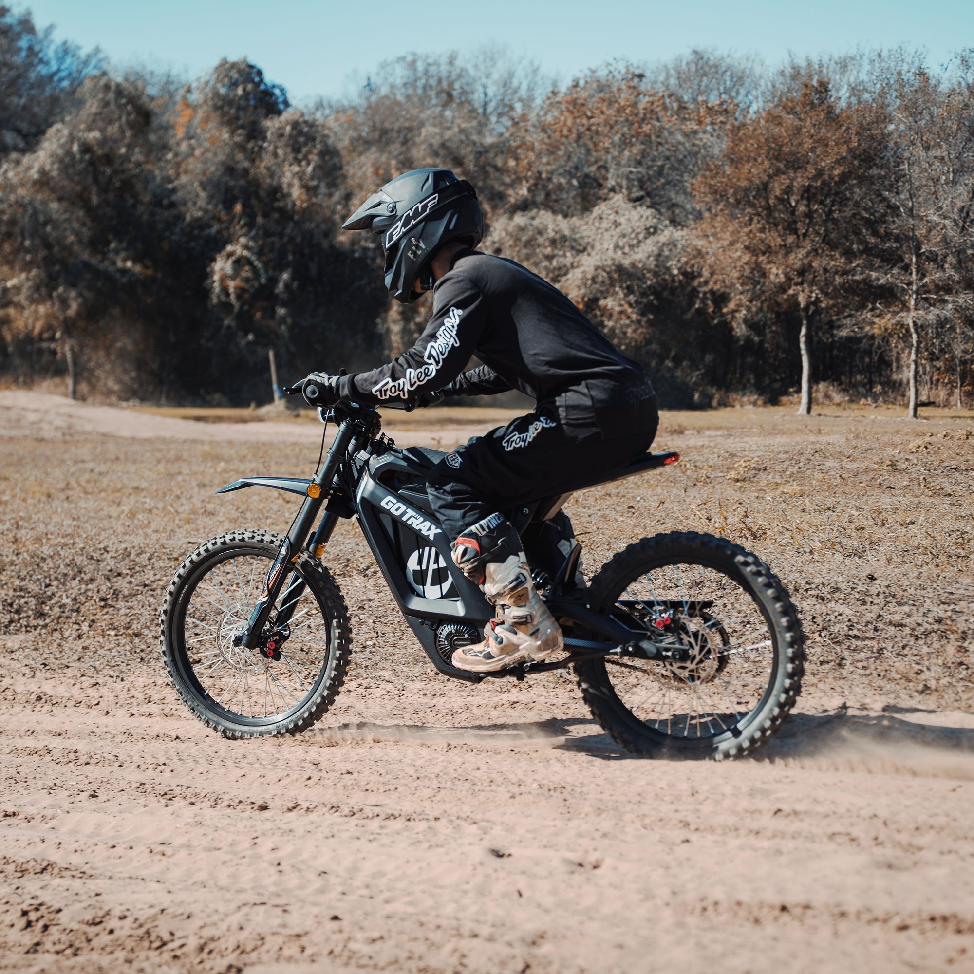 gotrax-k2-moto-cross-lectrique-rouge-tout-terrain image 3