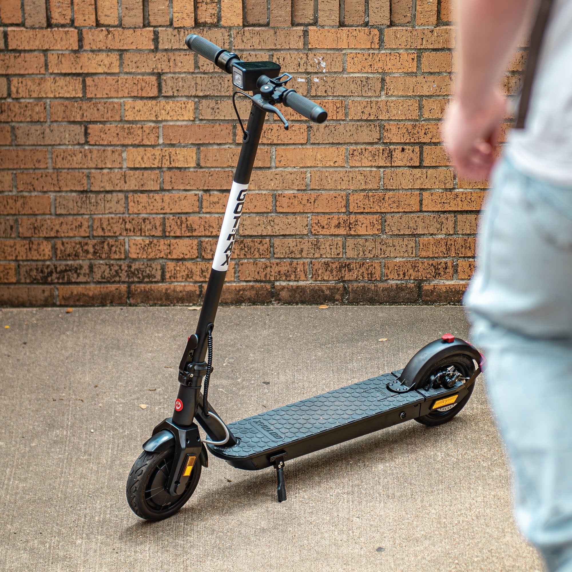 gotrax-fusion-trottinette-lectrique-noire-pneus-airless image 4