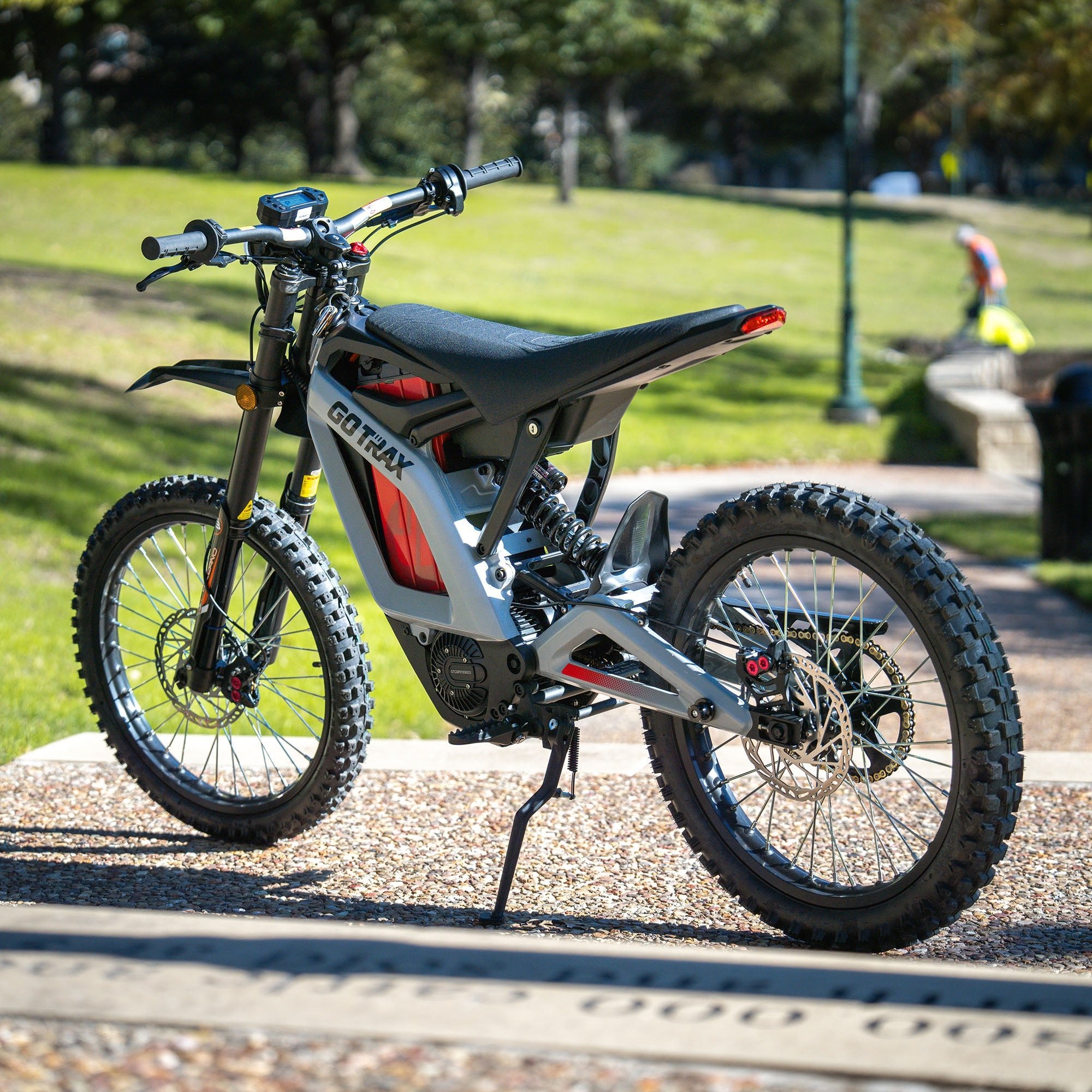 gotrax-k2-moto-cross-lectrique-rouge-tout-terrain image 6