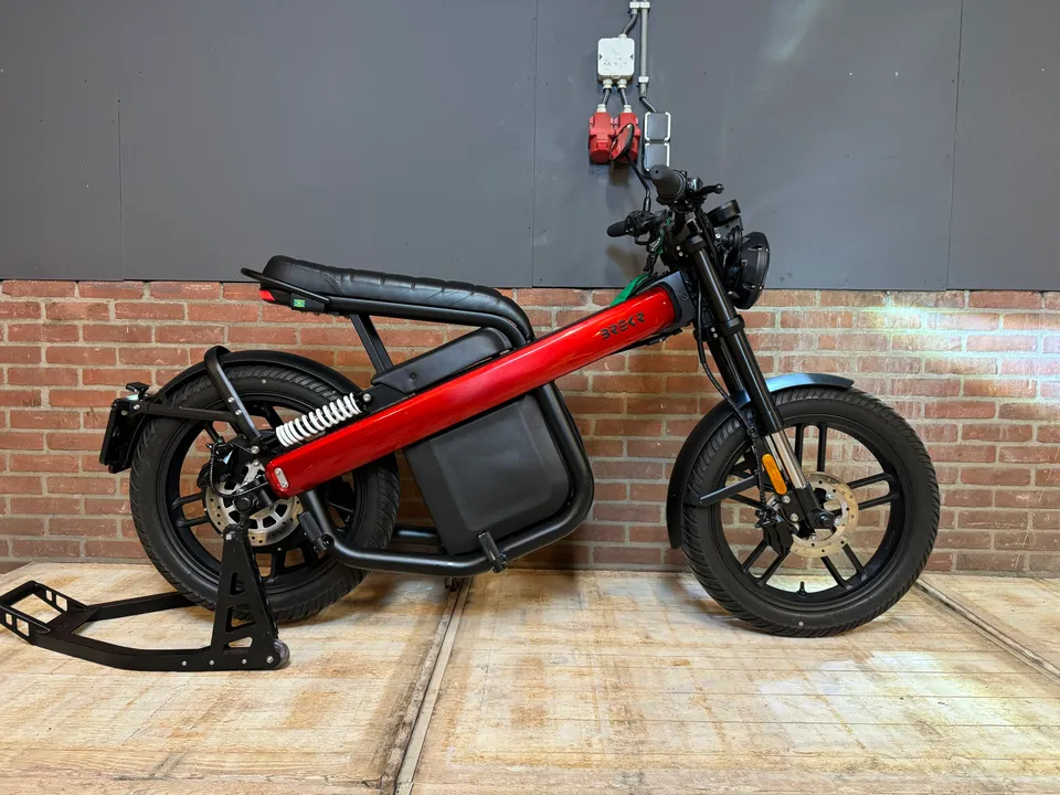 brekr-b4000-blood-red-2022-scooter-lectrique-d-mo image 1