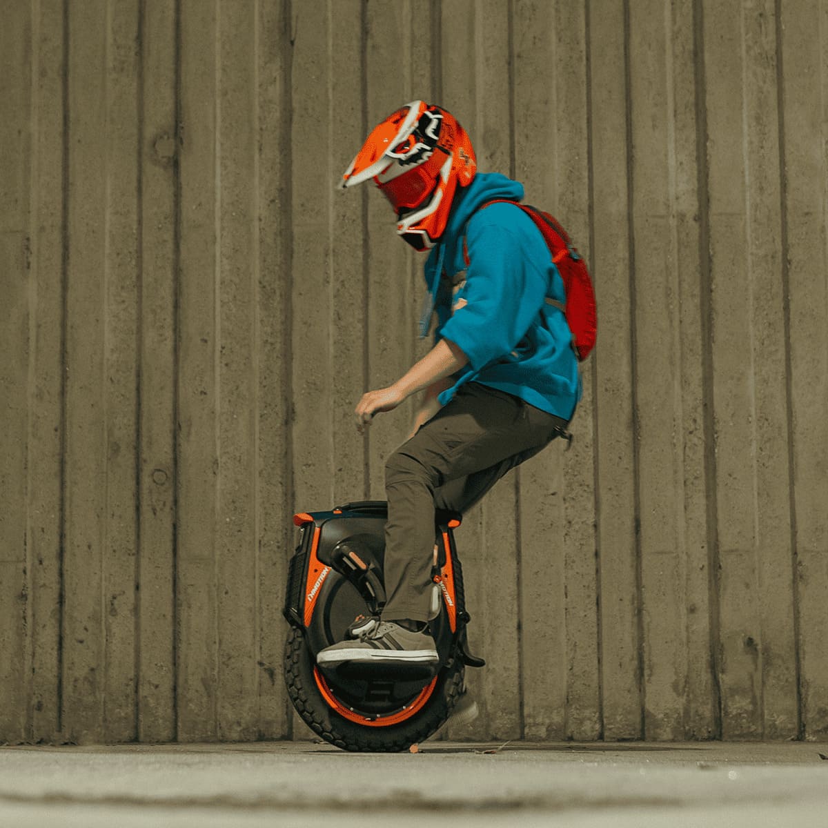 inmotion-v12-pro-monocycle-lectrique-16-pouces-tout-terrain image 5